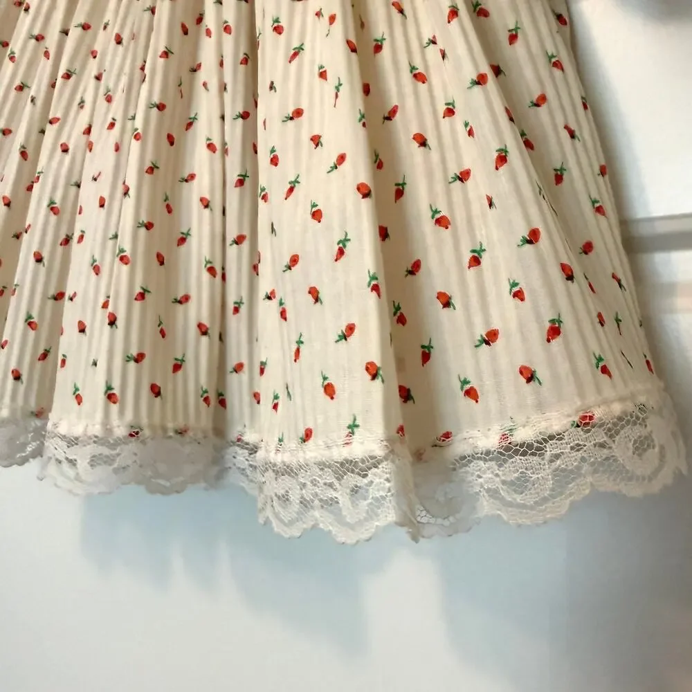 Vintage Winnie the Pooh Smocked Dress Strawberry White Small